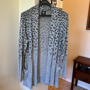 Bobeau Gray Leopard Print Cardigan